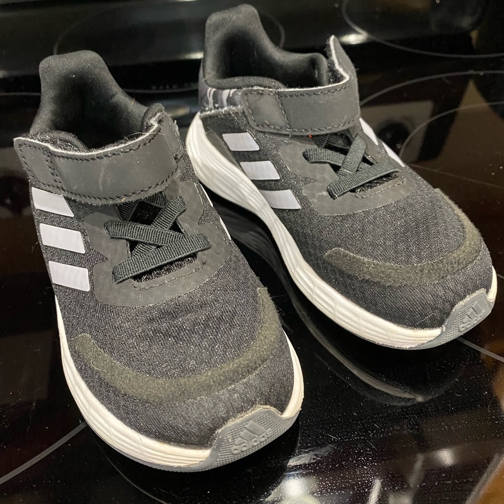 Toddler size 9 Adidas tennis shoes